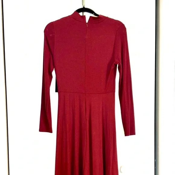 Trendy wine/merlot knit dress - Picture 2 of 6